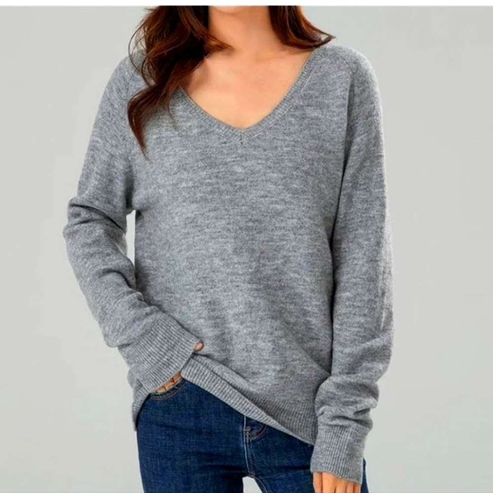American Eagle Gray Thin Knit Oversized V-Neck Cotton Sweater